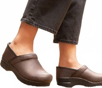 Dansko Womens Professional Clog In Antique Brown