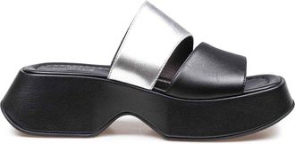 Vic Mati&eacute; Mini Yoko sandal in black and silver color