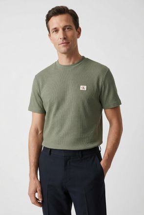 Calvin Klein Jeans T-Shirt CALVIN KLEIN JEANS WAFFLE BADGE TEE, Herren, Gr. XXL, dusty olive, Web, Obermaterial: 60% Baumwolle, 40% Polyester, unifarben, regular fit nor