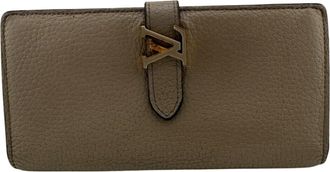 Louis Vuitton Beige Leather (Pre-Owned)