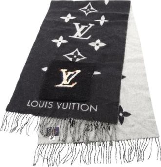 Louis Vuitton Pre-owned Scarves, female, Black, Size: ONE SIZE Pre-owned Cashmere scarves
