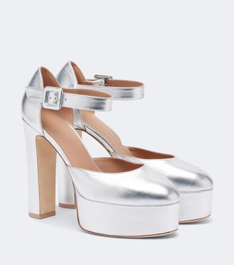 Malone Souliers Salones con plataforma Leila de piel metalizada