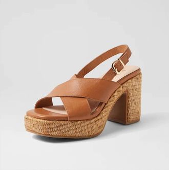 Django & Juliette Womens Kloria Platform Heel In Dark Tan