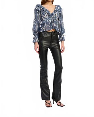 En Saison Cypress Peplum Top In Slate Ivory