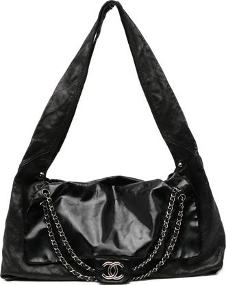 Chanel Leren oversized XL gelakte en leren gewatteerde schoudertas met omslag - Zwart
