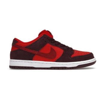 Nike Sneakers, male, Red, Size: 9 1/2 US Stylish Sneakers