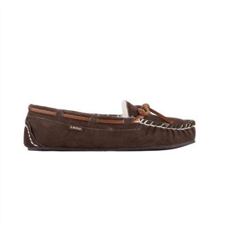 Lamofootwear Womens Britain Moc Ii Slipper In Chocolate