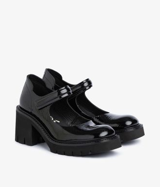 Pedro Garcia Mary-jane with track sole in black patent cowhide | Zorana | fall-winter 2026 |