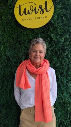 Brodie Womens Cable Scarf In Neon Coral
