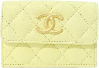 Chanel Pre-owned Wallets, female, Yellow, Size: ONE SIZE Pre-owned Caviar Skin Compact Wallet