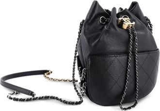 Chanel Gabrielle Drawstring Bag Quilted Calfskin Small bucket bag - Nero