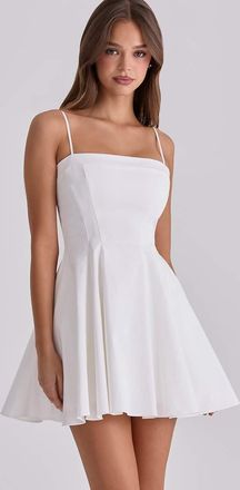 House of CB Dolly - Prendisole corto svasato in cotone bianco