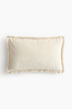 H&M Kissenh&uuml;lle aus Samt mit Fransen - Beige