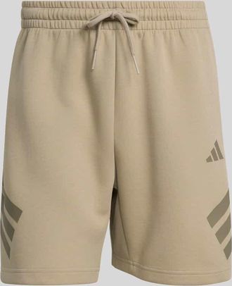 adidas Regular Fit Shorts mit Logo Print in Oliv, Gr&ouml;&szlig;e XXL