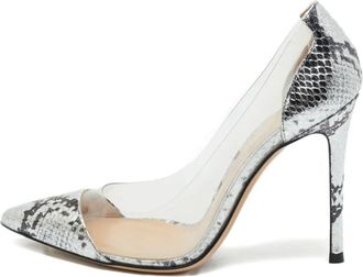 Gianvito Rossi Pumps con effetto serpente - Grigio