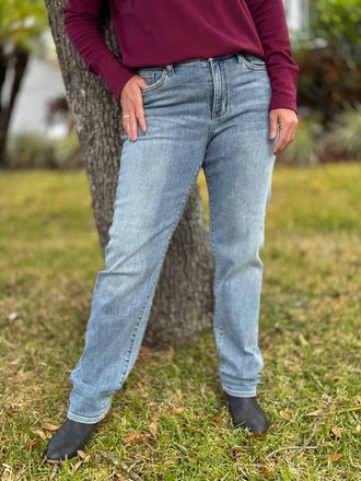 Judy Blue Youre My Favorite Boyfriend Denim Jeans In Medium Wash