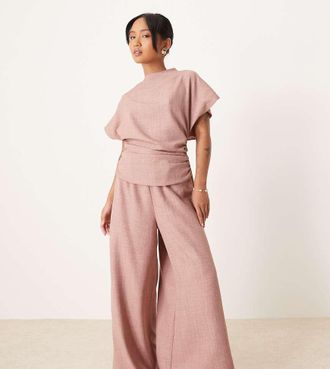 Asos Petite ASOS DESIGN Petite - Tuta jumpsuit effetto lino color cipria con dettaglio arricciato e schiena scoperta-Neutro