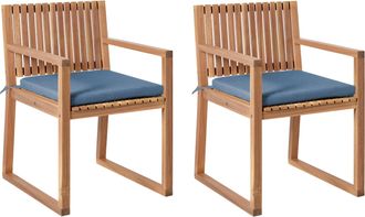 Beliani Conjunto De 2 Sillas De Jard&iacute;n R&uacute;stico Con Cojines Madera De Acacia Certificada Tela Marr&oacute;n Y Azul Sassari Premium