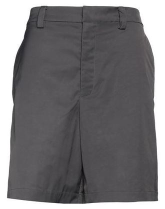 Valentino Garavani BOTTOMWEAR - Shorts & Bermuda Shorts sur YOOX.COM