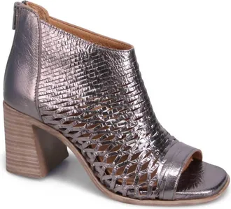 Bueno Womens Joey Heeled Sandal In Pewter