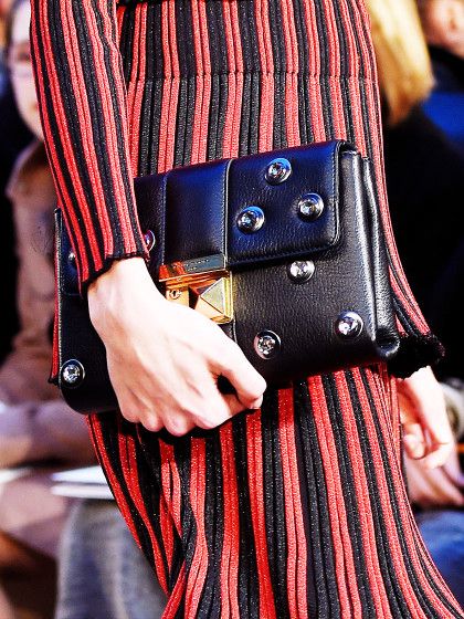 Must have a portata di mano: le clutch sotto i 100 euro da avere ora