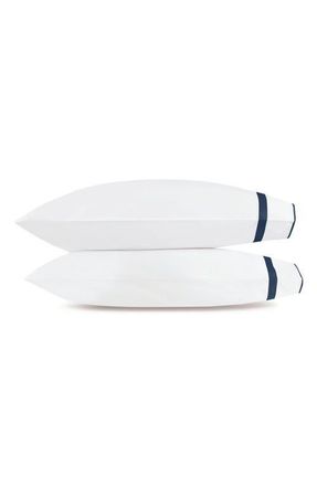 Matouk Louise Set of 2 Pillowcases in Navy at Nordstrom, Size King
