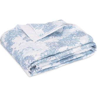 Matouk Chrysanthemum Quilt in Blue at Nordstrom, Size Twin