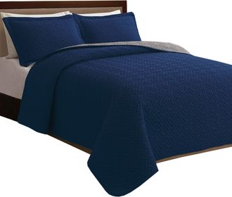 Elegant Comfort 3-Piece Majestic Quilted Reversible Bedspread Coverlet Set