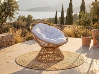Vente-Unique Poltrona lounge girevole in Resina intrecciata Naturale chiaro e cuscino bianco - SYNDRA di MYLIA