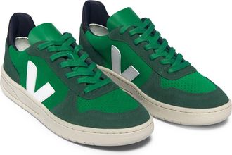 Veja V-10 Sneaker in Emeraude Pierre Black at Nordstrom Rack, Size 38
