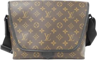 Louis Vuitton Marron Coated Canvas Shoulder Bag (Pre-Owned)