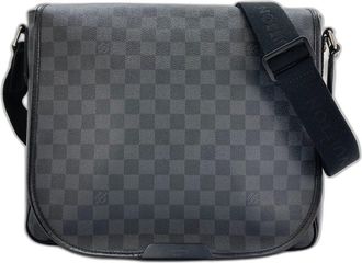 Louis Vuitton Black Shoulder Bag (Pre-Owned)