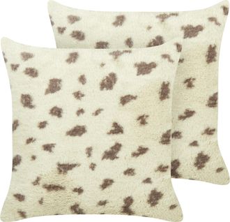 Beliani Beliani - Conjunto De 2 Cojines De Piel Sint&eacute;tica Peludos Suaves 45 X 45 Cm Beige Kasra
