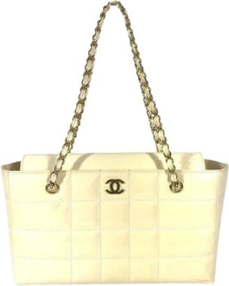 Chanel Pre-owned Shoulder Bags, female, Yellow, Size: ONE SIZE Pre-owned Vintage Shoulder Bag