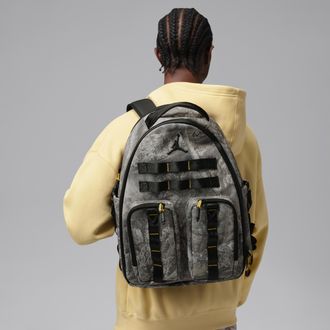 Nike Jordan Collectors Daypack (40.6L) in Green | MA9380-GLR