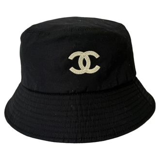 Chanel Pre-owned Womens CC Embroidered Bucket Hat in Black Cotton - Size Small