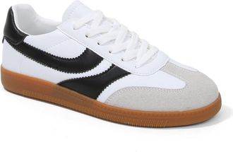 Berness Lilliann Gum Sole Sneaker in White at Nordstrom Rack, Size 10