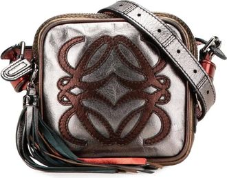 Loewe 2008 Anagram metallic geitenleren mini-crossbodytas met kwastje - Zilver