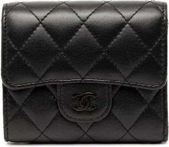 Chanel Pre-owned Wallets, female, Black, Size: ONE SIZE Pre-owned Matelasse Lambskin Trifold Wallet
