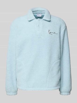 Karl Kani Fleecepullover mit Umlegekragen und Knopfleiste in Hellblau, Gr&ouml;&szlig;e XXL