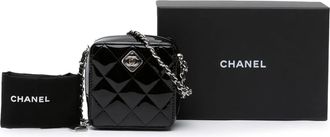 Chanel Hobo Bags - 2021-2024 CC Quilted Patent Diamond Resin Clutch W - Gr. unisize - in Schwarz - für Damen