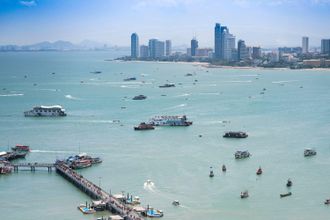 Queence Acrylglasbild »Hafen« Elemente der Architektur Gebäude Skyline Städte Fine Art-Print in Galeriequalität