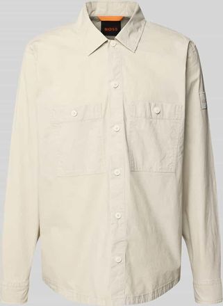Boss Orange by Hugo Boss BOSS Orange Regular Fit Hemdjacke mit Brusttaschen Modell Locky in Sand, Gr&ouml;&szlig;e M