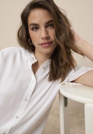 Tamaris Kurzarmbluse TAMARIS, Damen, Gr. 34, wei&szlig;, Web, Obermaterial: 100% Viskose, unifarben, oversize kurz, angeschnitten, Blusen Kurzarmbluse, mit l&auml;ssigem