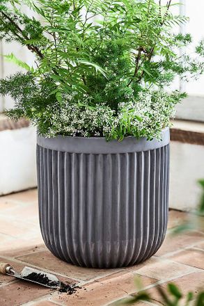 Terrain Fiber Concrete Barrel Pot, 16