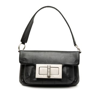 Chanel Tweedehands Mini Kalfsleer Giant Mademoiselle Turnlock Flap
