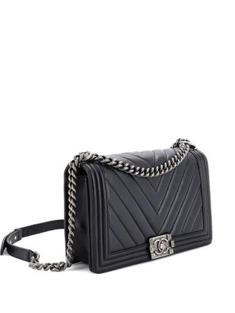 Chanel Boy Flap Bag Chevron Calfskin New Medium shoulder bag - Nero