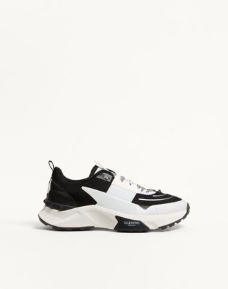 Valentino Garavani Sneaker Low Top True Act In Mesh E Tessuto Gommato Uomo NERO/BIANCO 39.5