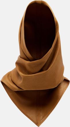 Nour Hammour Capucha de piel