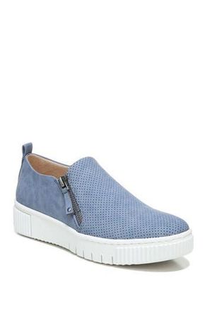 Naturalizer Turner Perforated Platform Sneaker - Wide Width Available in Blue at Nordstrom Rack, Size 6.5